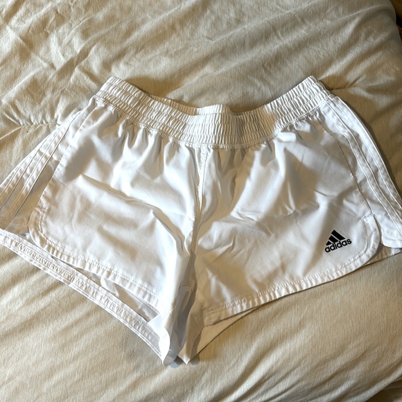 Women’s Adidas gym shorts - Picture 1 of 1